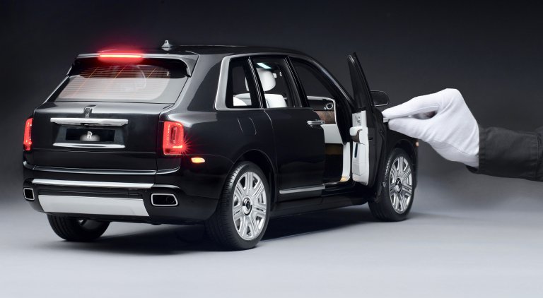 Rolls shrinks big SUV into 1:8 scale model