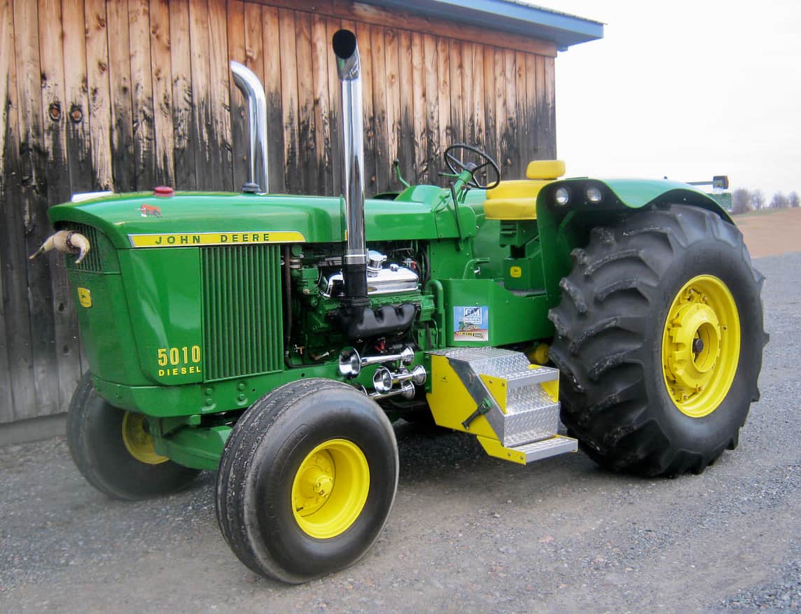 tractors, Mecum resumes live auctions with vintage tractors, ClassicCars.com Journal