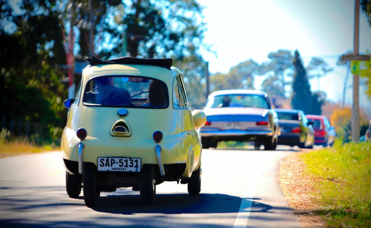 To end the coronavirus lockdown, the Montevideo Classic Car Club organized a 3-hour drive that included 70 vintage vehicles 
