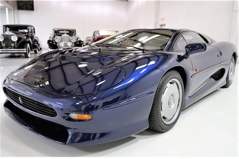 Pick of the Day: 1994 Jaguar XJ220, a short-lived top-speed-record holder