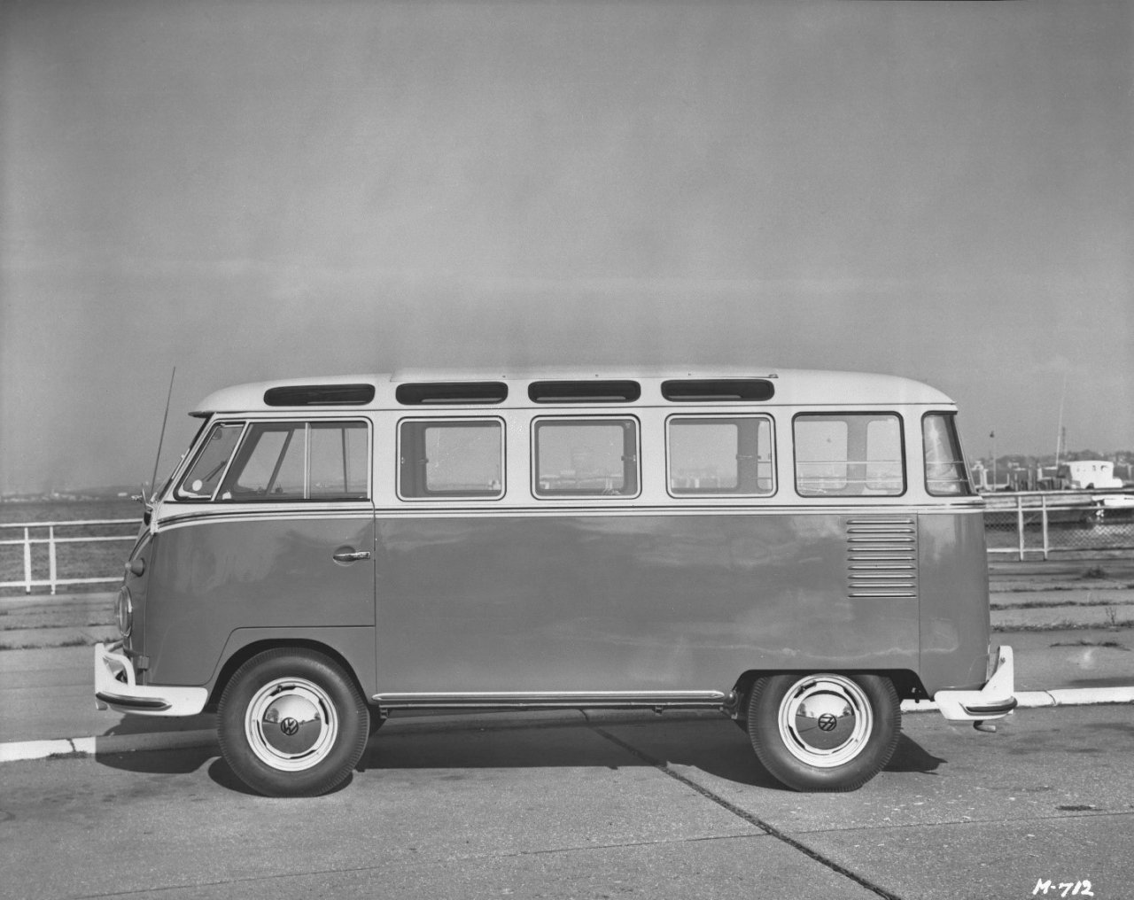 23-window Volkswagen Microbus