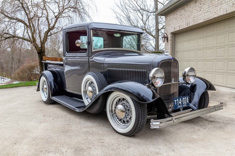 1932 Ford custom pickup
