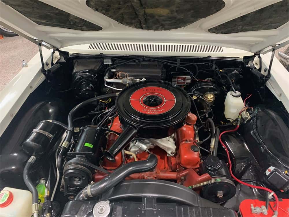 1964 Buick Wildcat convertible engine