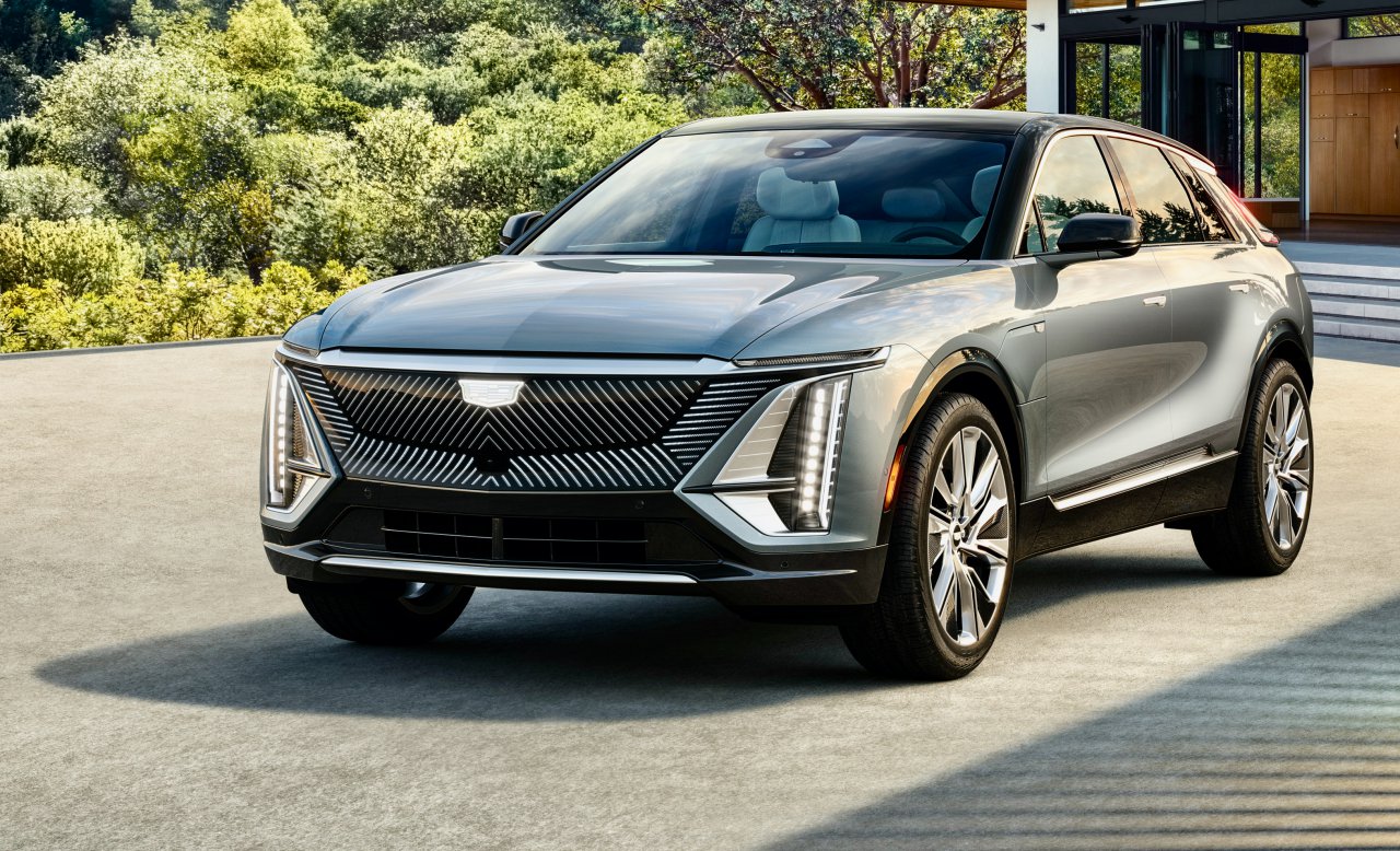 Cadillac unveils 2023 electric-powered Lyriq sport utility vehicle