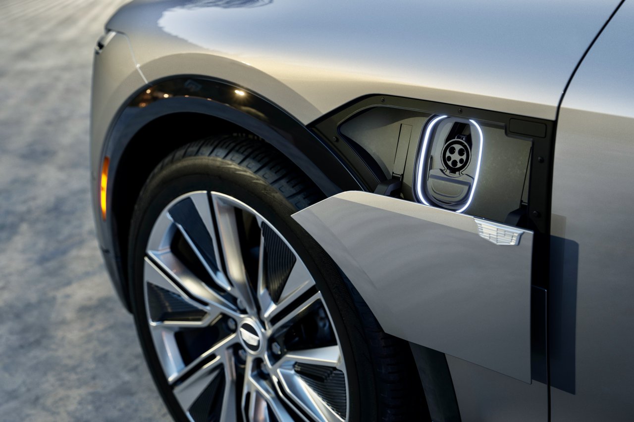 Cadillac, Cadillac unveils 2023 electric-powered Lyriq sport utility, ClassicCars.com Journal