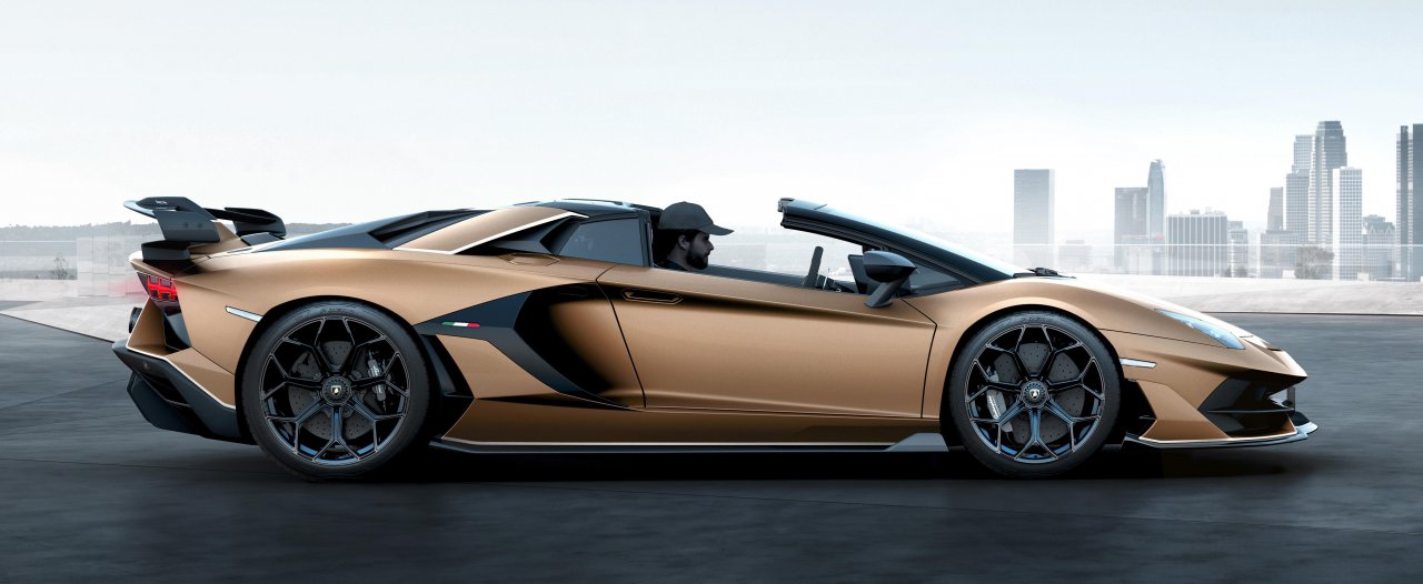 Lamborghini, The flagship Lamborghini V12 engine: performance and emotion, ClassicCars.com Journal
