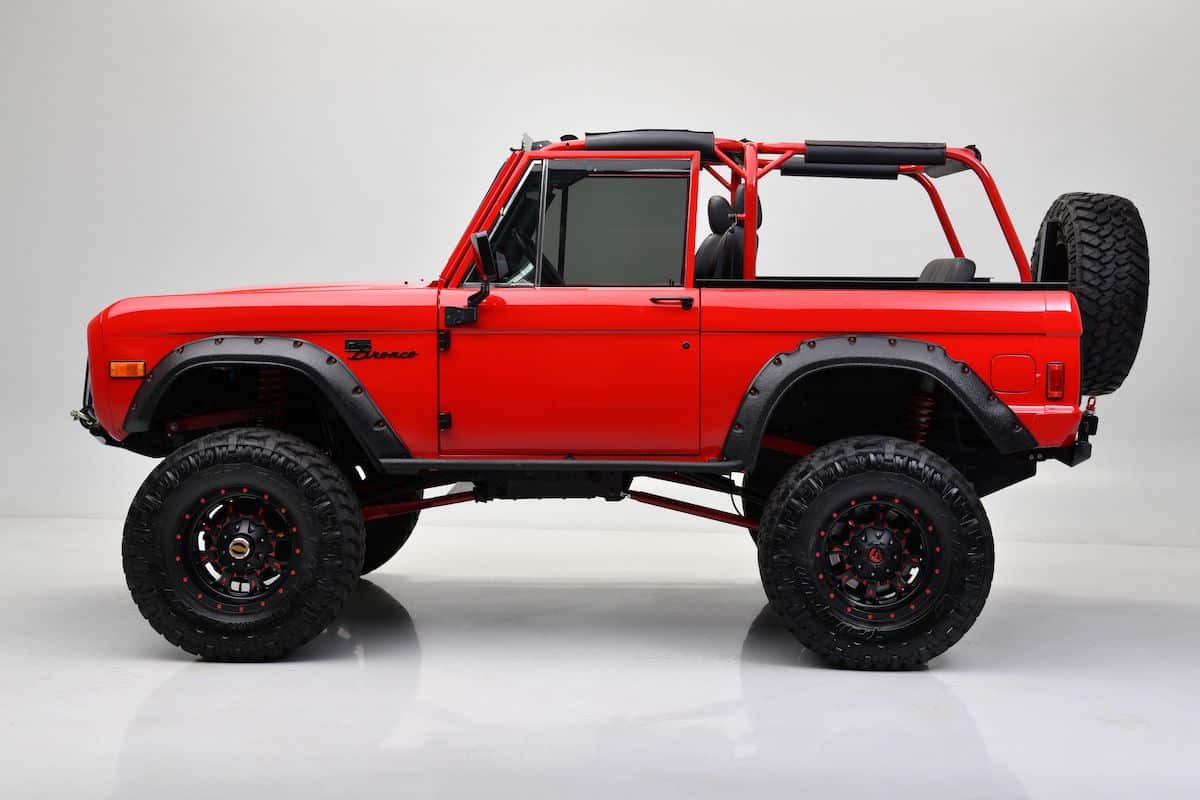 KEVIN HART'S 1977 FORD BRONCO