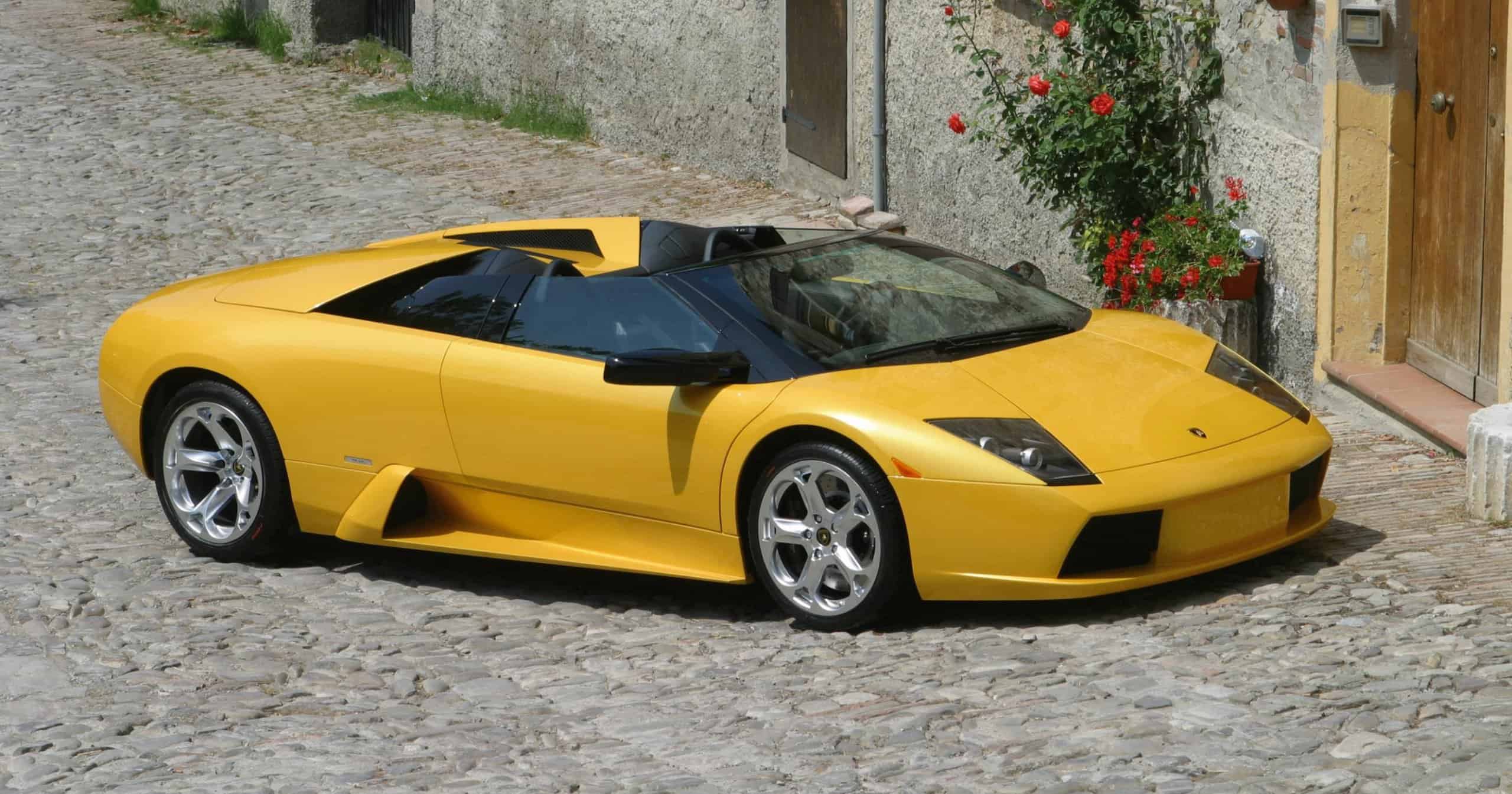 Lamborghini V12 engine