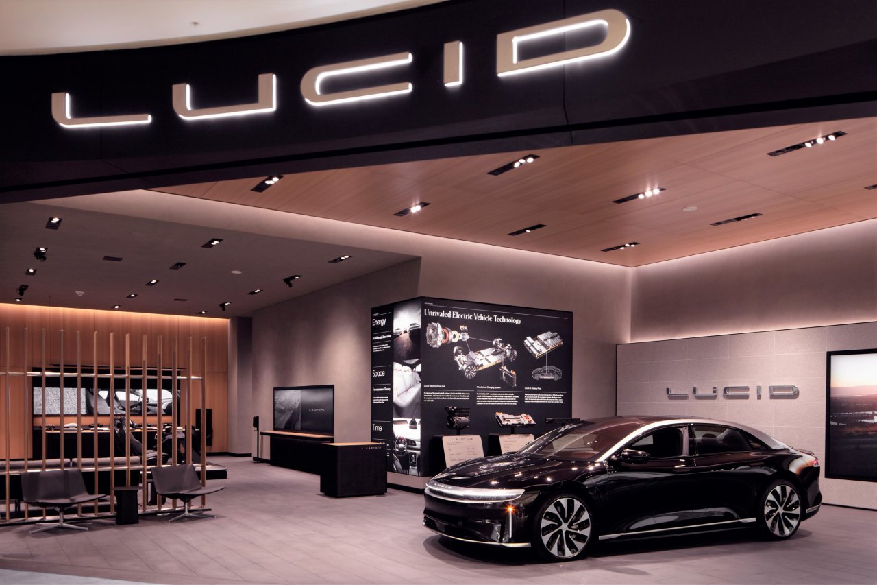 We visit a Lucid Motors electricvehicle showroom