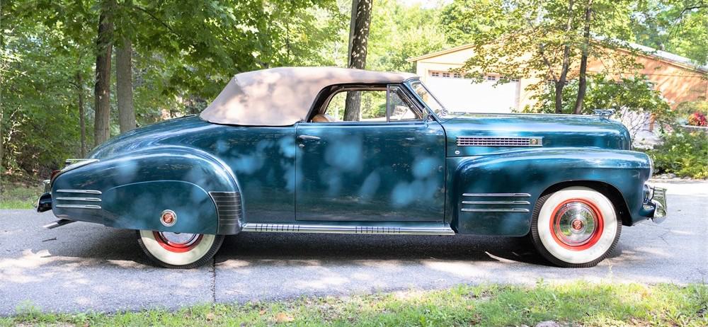 1941 Cadillac Series 62 side view 