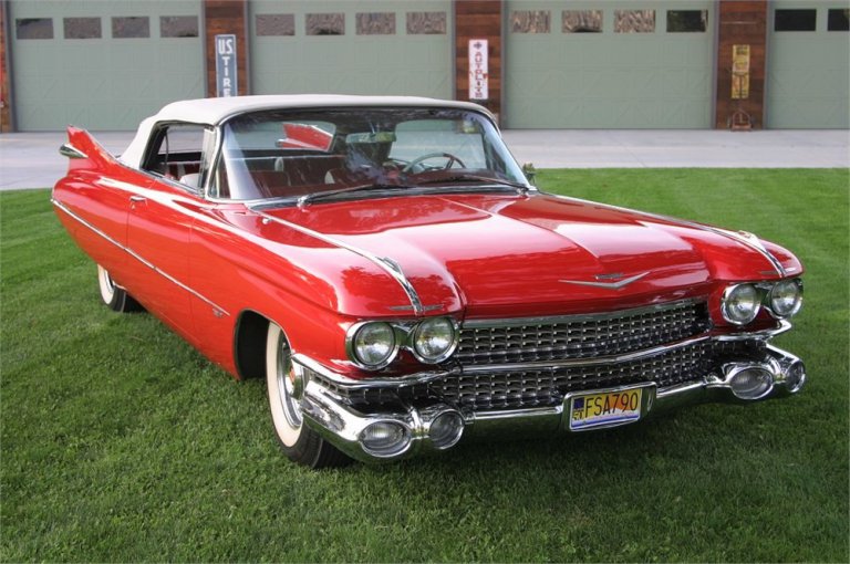 Restored 1959 Cadillac Series 62 convertible up for auction