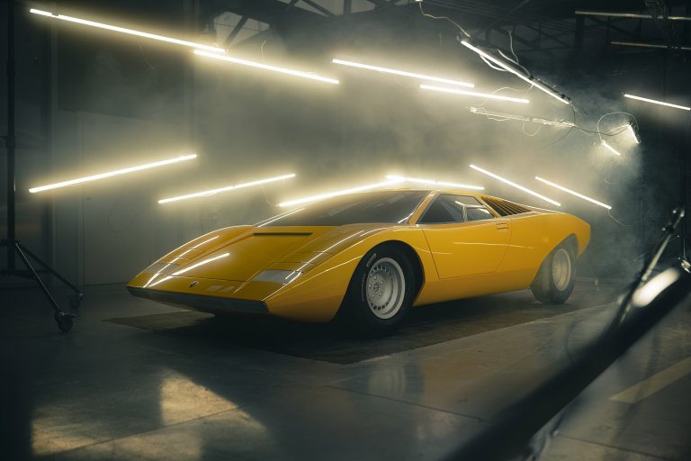 Lamborghini reconstructs the 1971 Countach LP 500