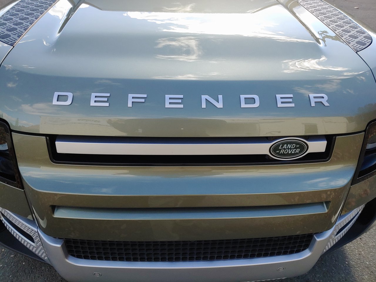 Defender, Defender 90 is the new champion among SUVs, ClassicCars.com Journal