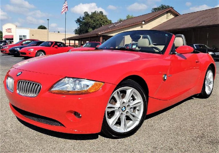Pick of the Day: 2004 BMW Z4 that makes one swear off vintage roadsters