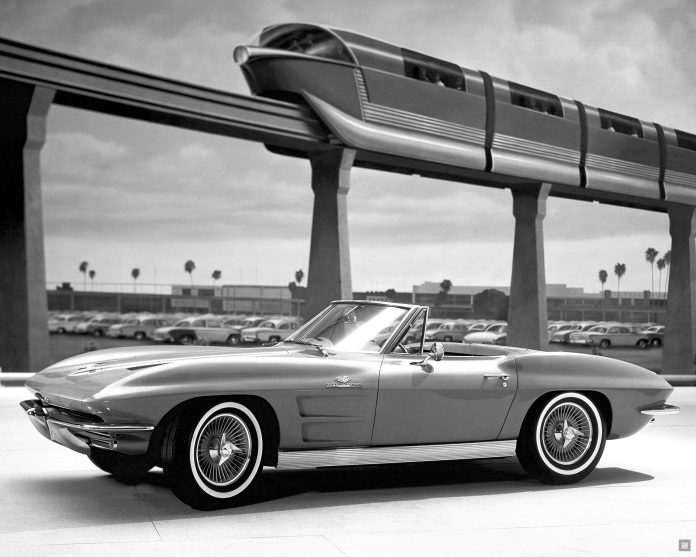 1963-Chevrolet Corvette Stingray