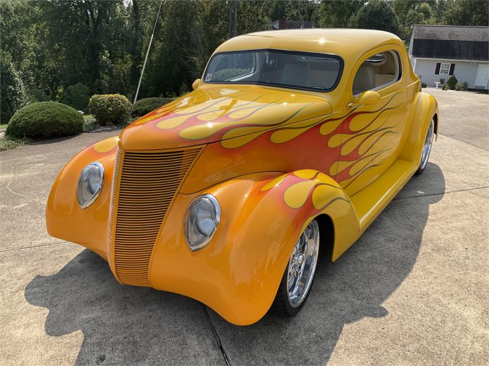1937 Ford hot rod