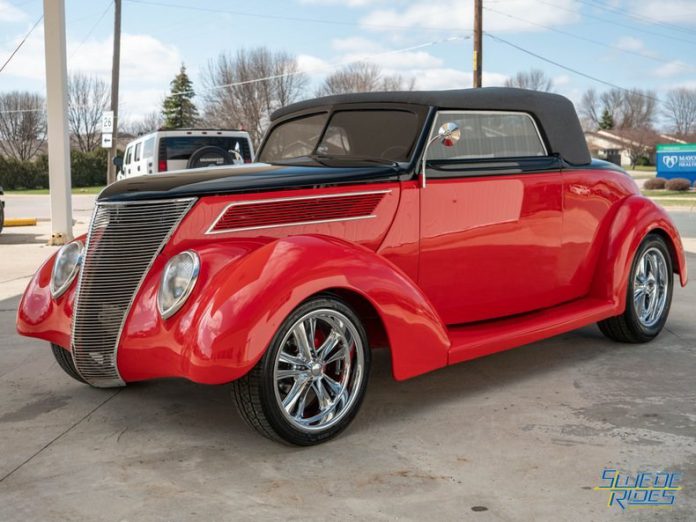 1937 Ford roadster