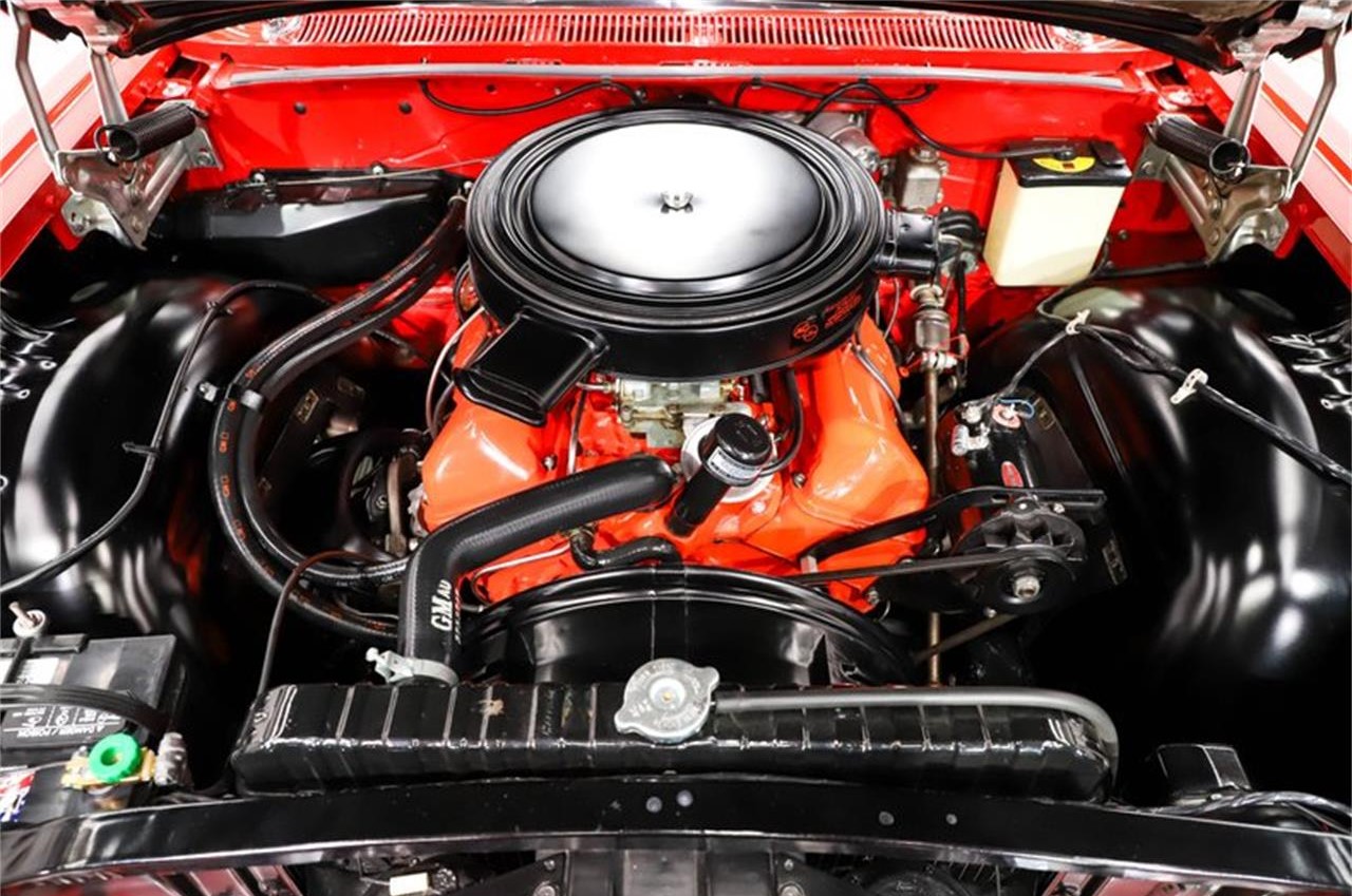 348cid V8 engine