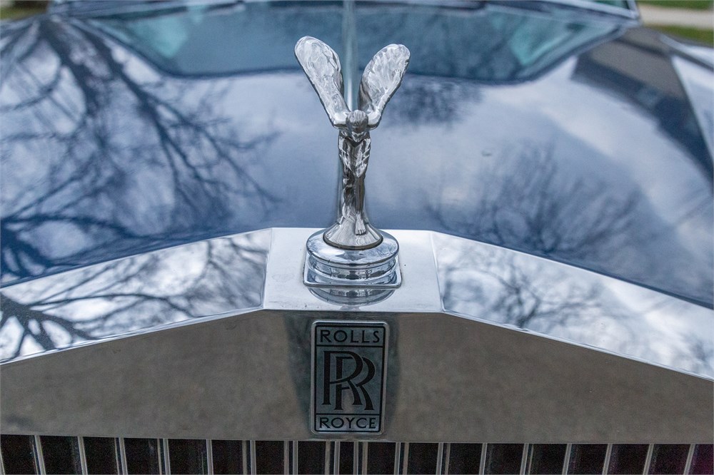 Slammed 1986 Rolls-Royce Silver Spirit - S3 Magazine
