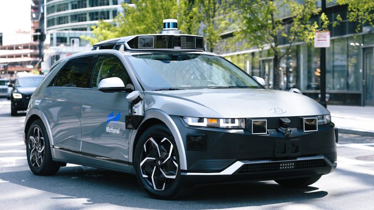 You can now hail a robotaxi with Uber