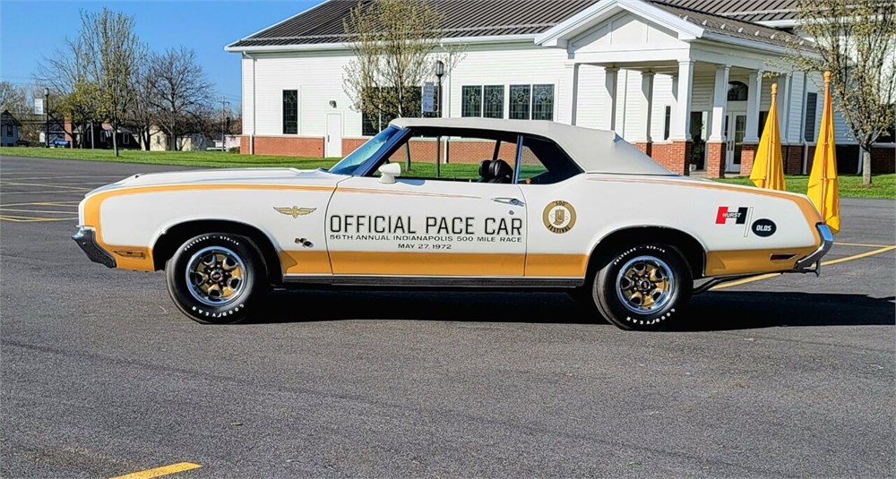 1972 Oldsmobile Cutlass Supreme Hurst/Olds Indianapolis 500 pace car edition convertible