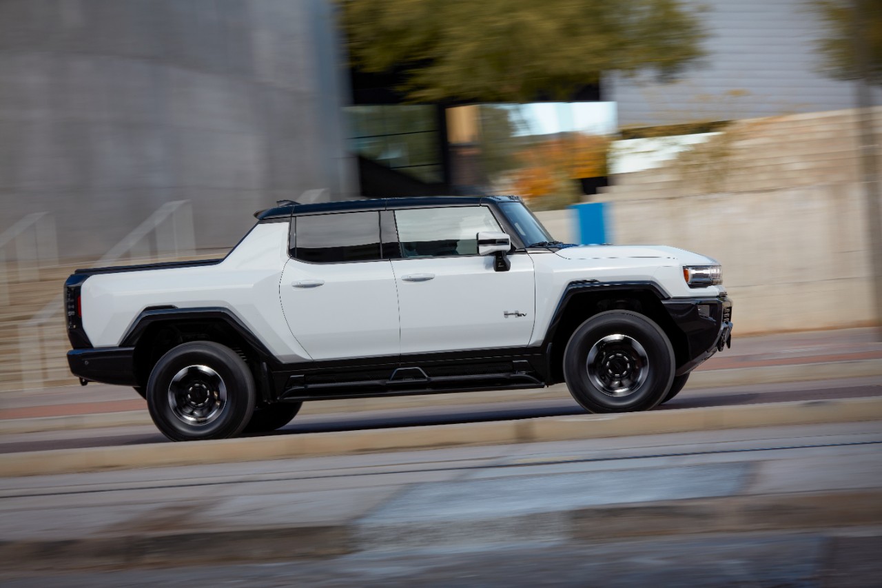 GMC Hummer EV Pickup: 1,000 hp and 11,500 lb-ft of combined axle torque