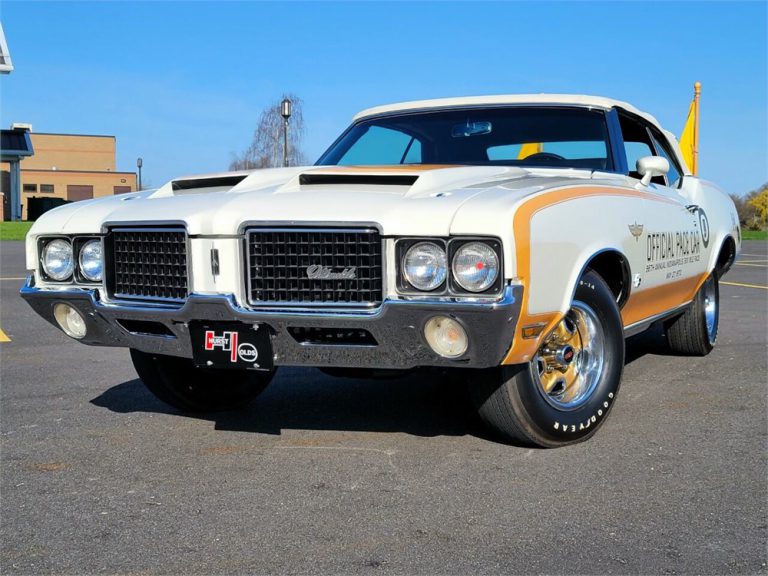 1972 Oldsmobile Cutlass Supreme Hurst/Olds Indianapolis 500 pace car edition convertible