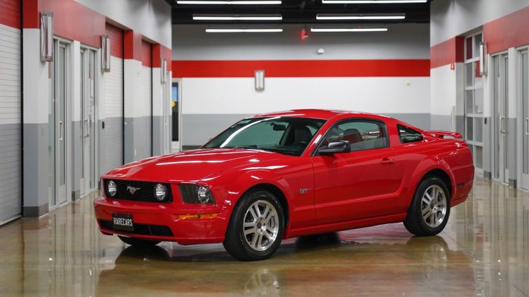 Pick of the Day: 2005 Ford Mustang GT