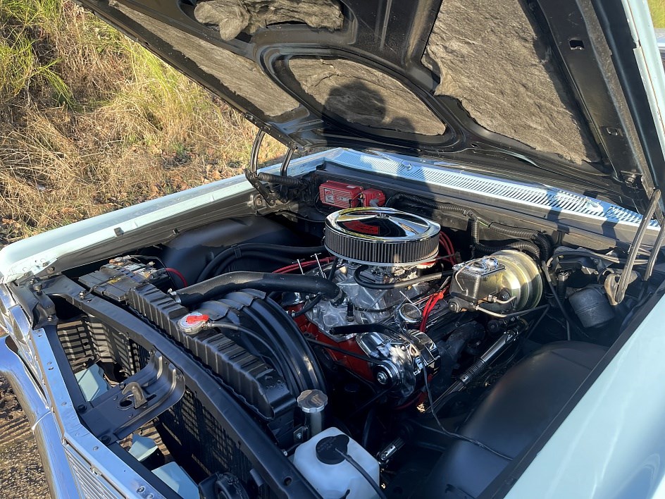 327ci V8 engine