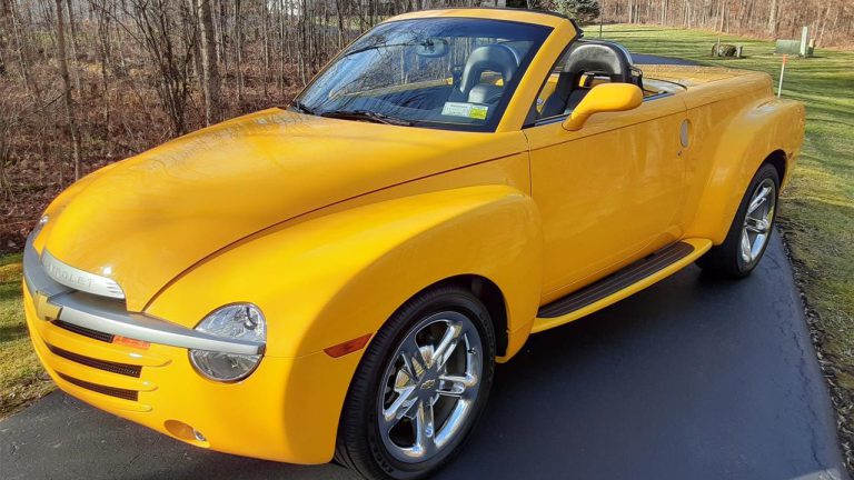 Pick of the Day: 2005 Chevrolet SSR Pickup