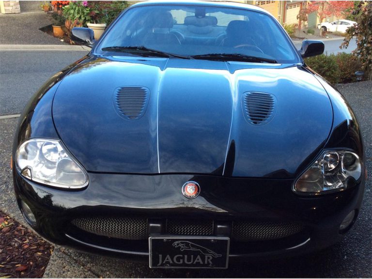 Pick of the Day: 2002 Jaguar XKR