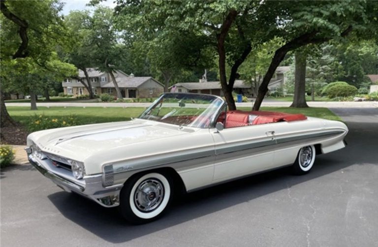 Pick of the Day: 1961 Oldsmobile Starfire