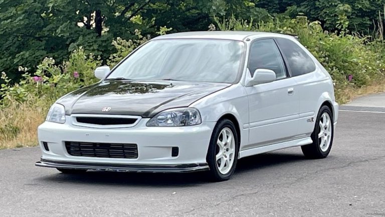 AutoHunter Spotlight: 2000 Honda Civic DX