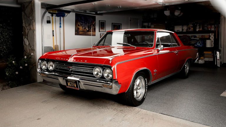 Pick of the Day: 1964 Oldsmobile Cutlass Holiday Coupe