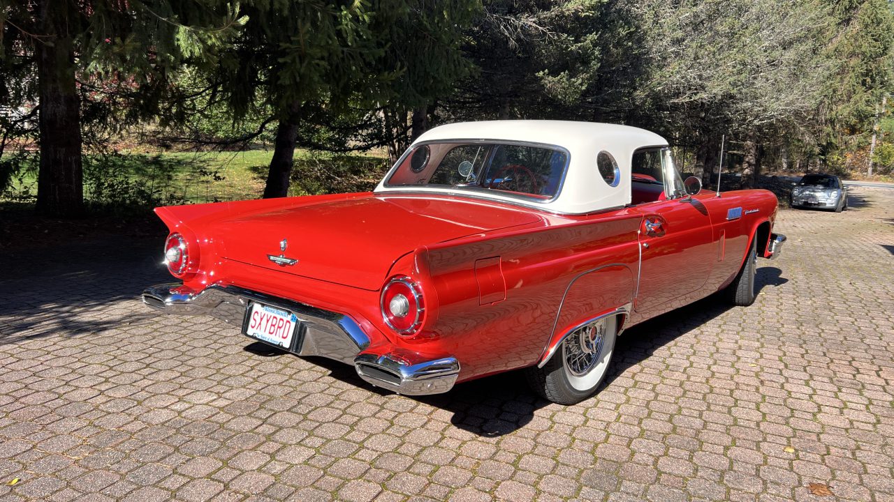 AutoHunter Spotlight: 1957 Ford Thunderbird